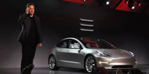 First Model 3 Electric Cars Handed Over To Early Buyers By Tesla’s Musk
