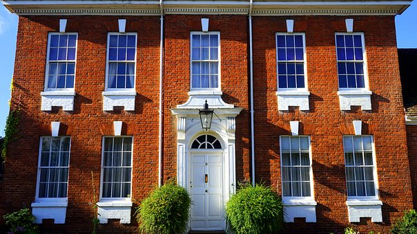 Investing In Britain’s Housing Sector In 2018 Could Be Profitable, Indicates Economists’ Poll