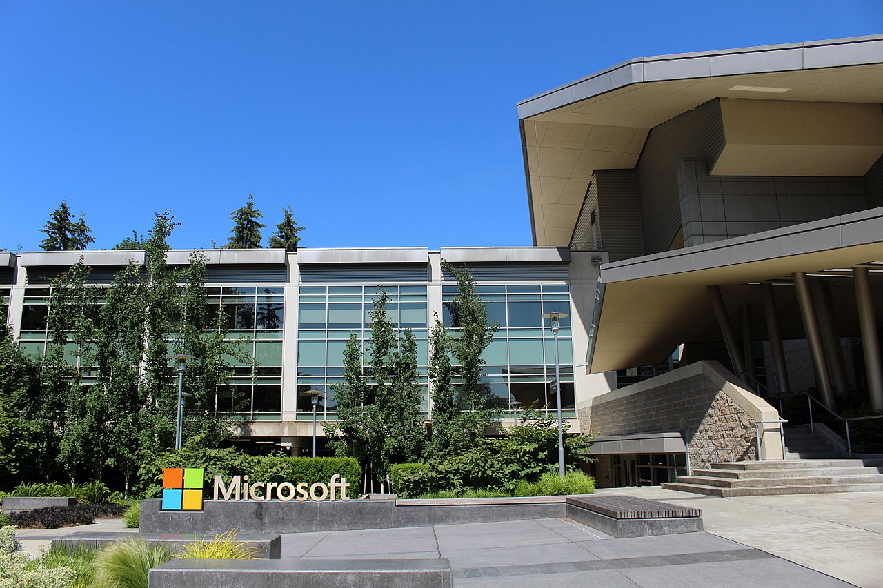 Microsoft tells about operating system of the future
