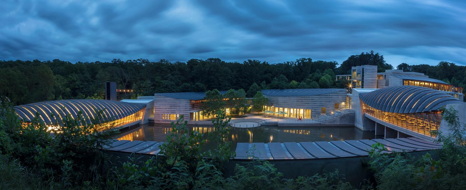 Panoramic view of Crystal Bridges Museum of American Art. Image Courtesy of Crystal Bridges Museum of American Art