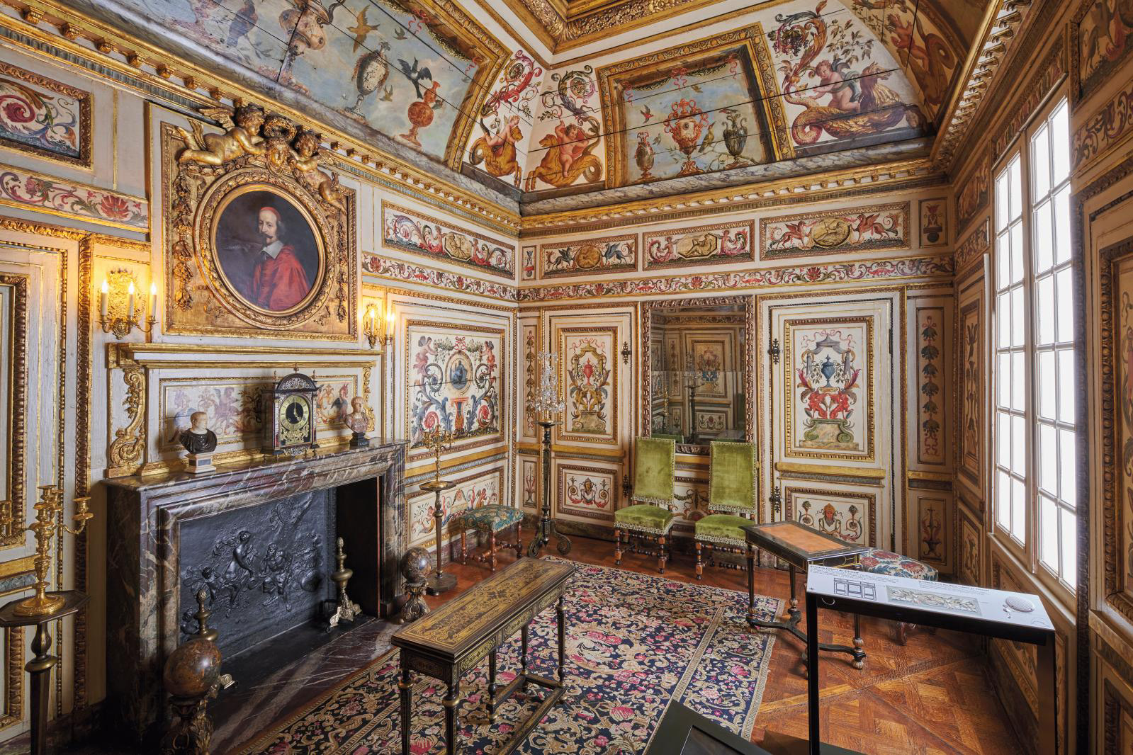 The wood paneling of the study in the Hôtel Colbert de Villacerf, acquired by the City of Paris in 1867. Musée Carnavalet - Histoire de Paris © Pierre Antoine