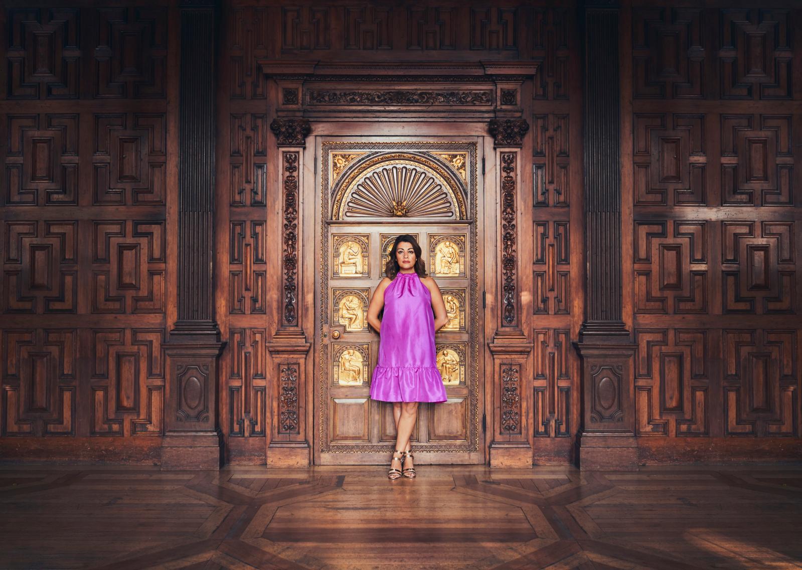 Nazy Vassegh in Two Temple Place, 2019. Courtesy Eye of the Collector © Photo Alex Board