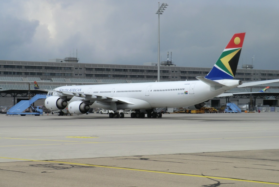 EU may close flights from southern Africa due to new strain of coronavirus