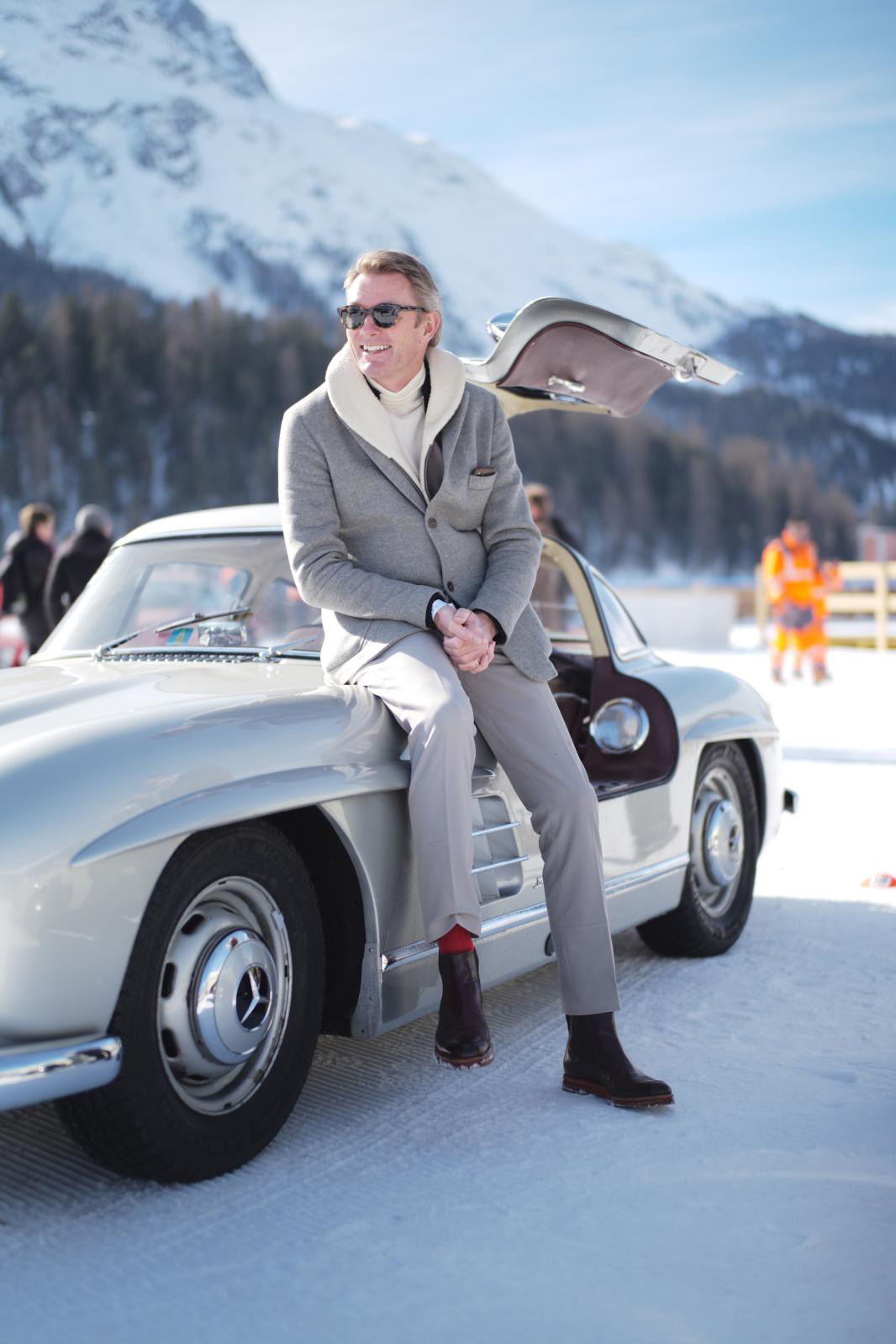 A legendary car: Simon Kidston and his Mercedes 300 SL Gullwing from 1955 during the concours d'élégance The Ice at St-Moritz in 2020. Courtesy Kidston SA A legendary car: Simon Kidston and his Mercedes 300 SL Gullwing from 1955 during the concours d'élégance The Ice at St-Moritz in 2020. Courtesy Kidston SA