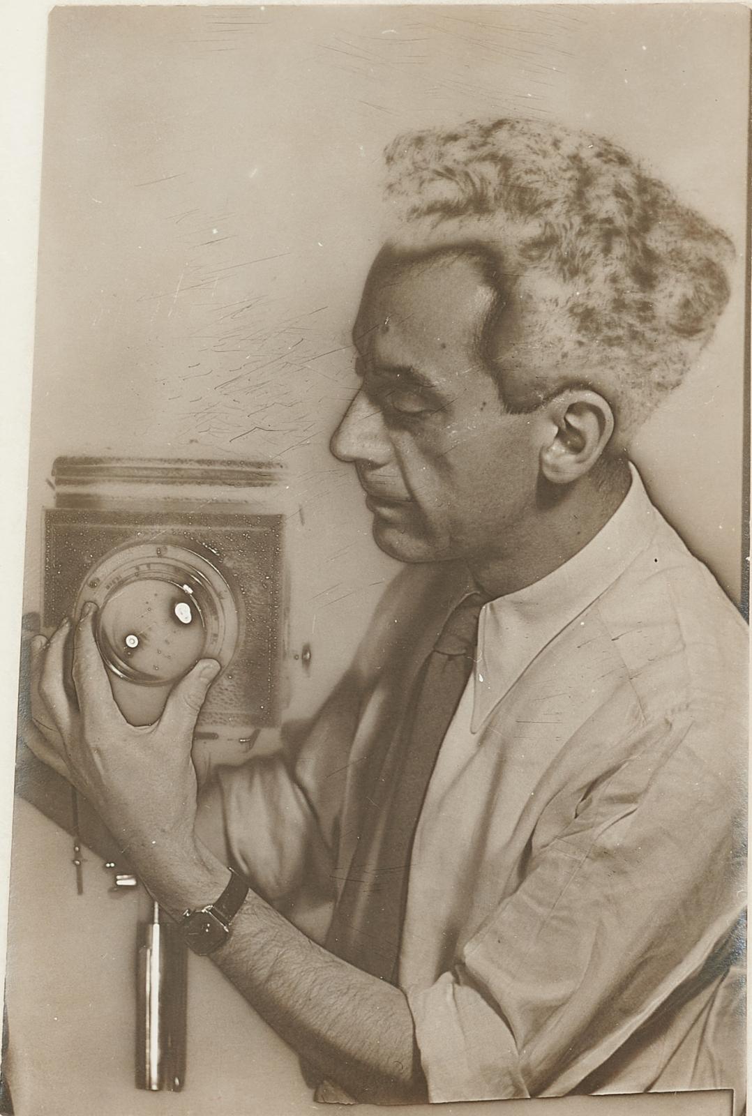 Man Ray (1890-1976), Self-Portrait, 1932, silver gelatin print, original vintage contact, solarization, 8.5 x 5.5 cm/3.3 x 2.2 in. Estimate: €15,000/20,000 Man Ray 2015 Trust/Adagp, Paris 2022