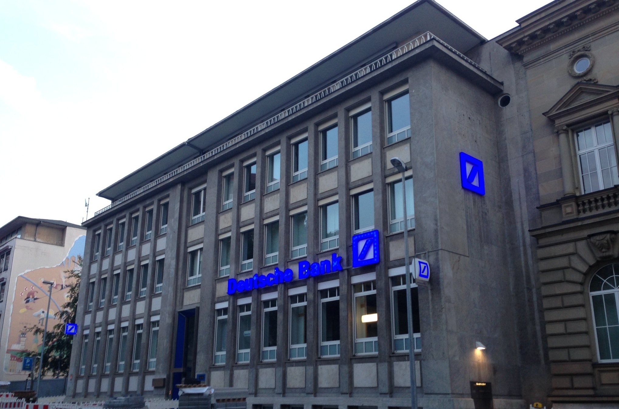 Deutsche Bank's net profit jumps by 31% in the first half of 2022