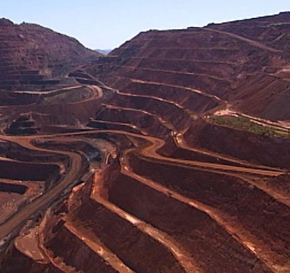 Iron Ore Supply Glut Pulls Down Prices