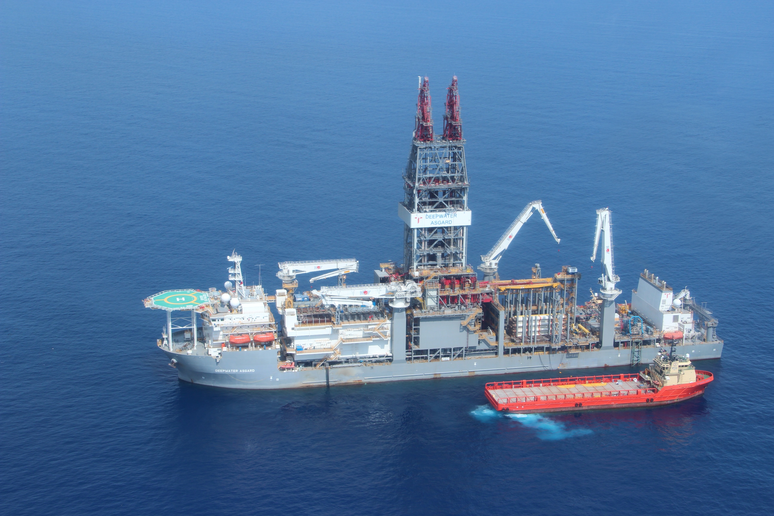A deepwater drillship (illustrative picture_rawpixel)