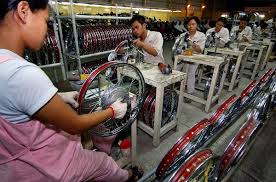 Survey Finds China’s Manufacturing Index at a Two-Year Low