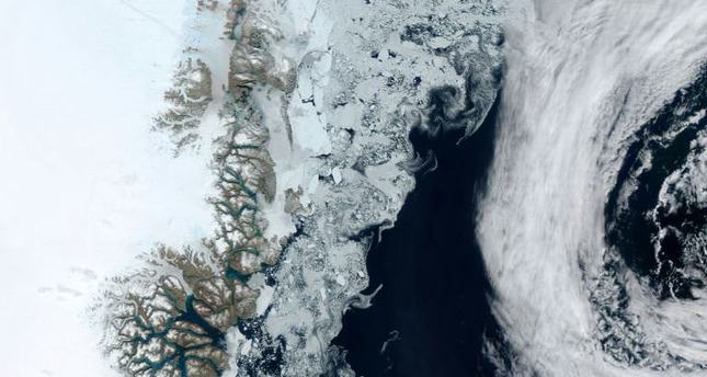 Global Sea Levels Could Rise by a Meter if Two Collapsing Glaciers in Greenland Were to Melt Completely