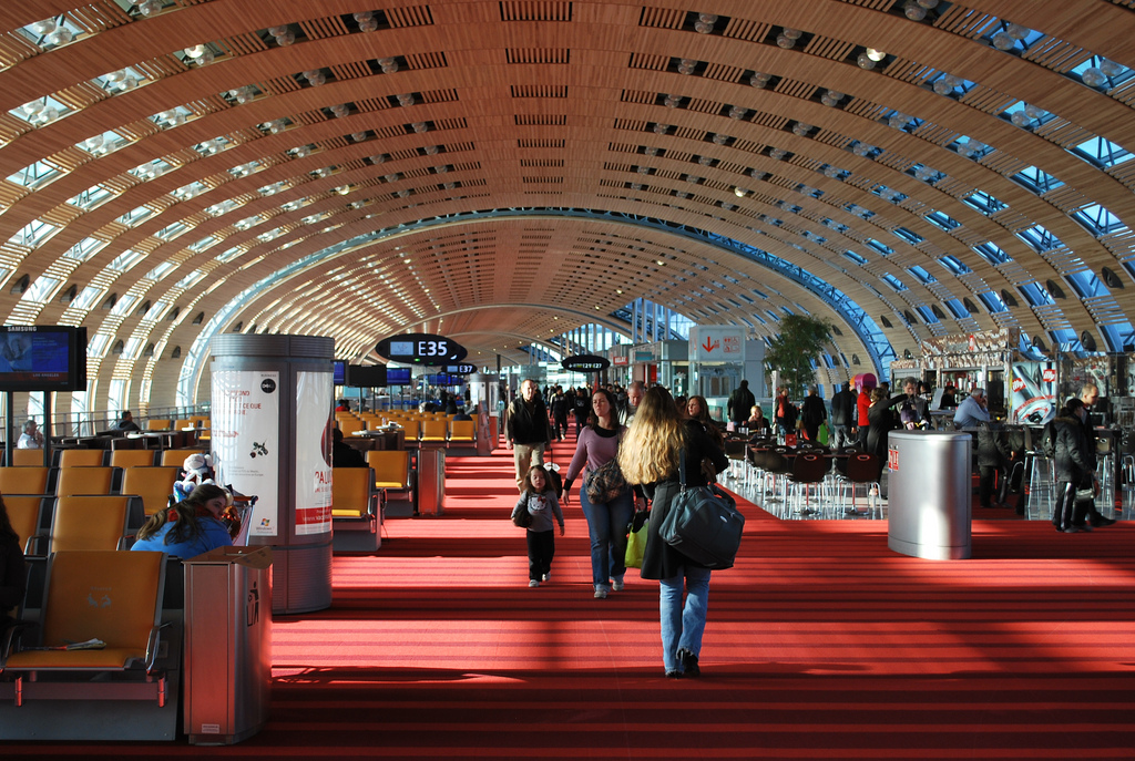 Extremists Found in Paris Airports