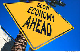 Experts Warn of US Growth Slowing Amid Mounting Economic Headwinds
