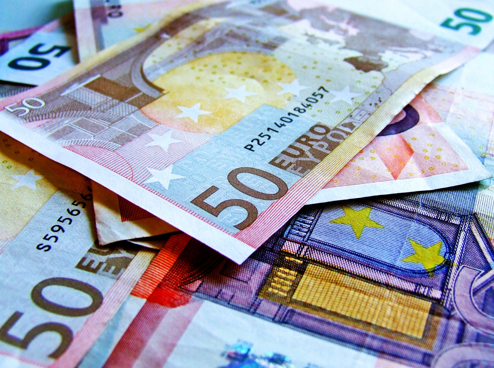 EU cities are fighting for the financial center's title