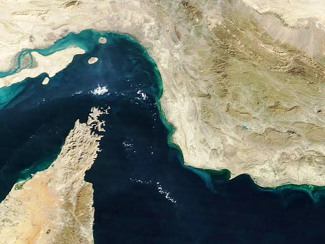 Hormuz Traffic Collapse Reveals the Wider Cost of a Middle East Regional War