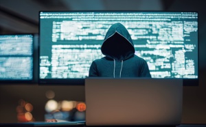 FBI: Cybercriminals robbed users of $10 billion in 2022