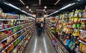 US Households Trim Purchases as Uncertainty and Costs Rise