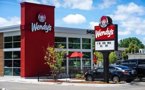 Hedge fund Trian Fund Management is preparing a bid for Wendy's restaurant chain