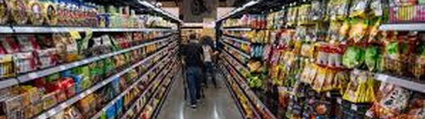 US Households Trim Purchases as Uncertainty and Costs Rise