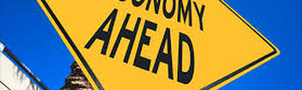 Experts Warn of US Growth Slowing Amid Mounting Economic Headwinds
